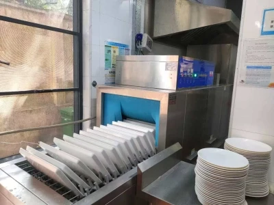 ¿Los lavavajillas comerciales tienen el mismo tamaño que los lavavajillas nor...